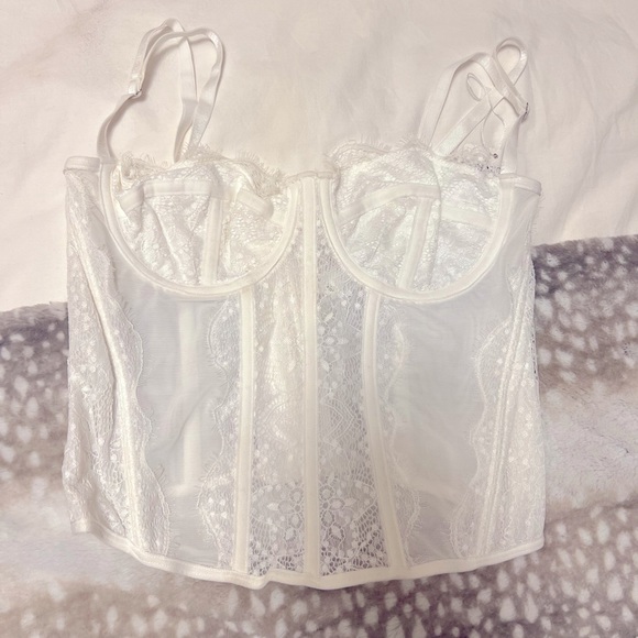 White lace bustier - Picture 1 of 3